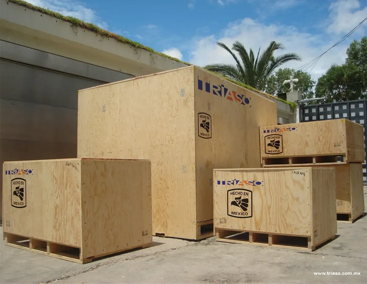 Boxes with the TRIASO logo